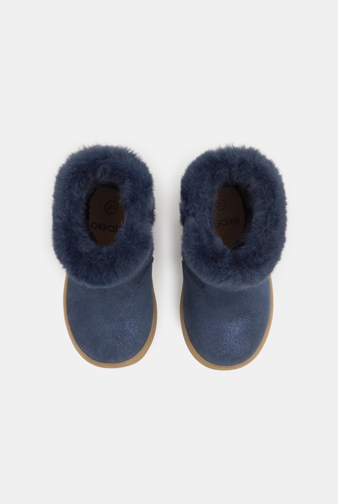 Glittery split leather boots with furry cuffs. 2
