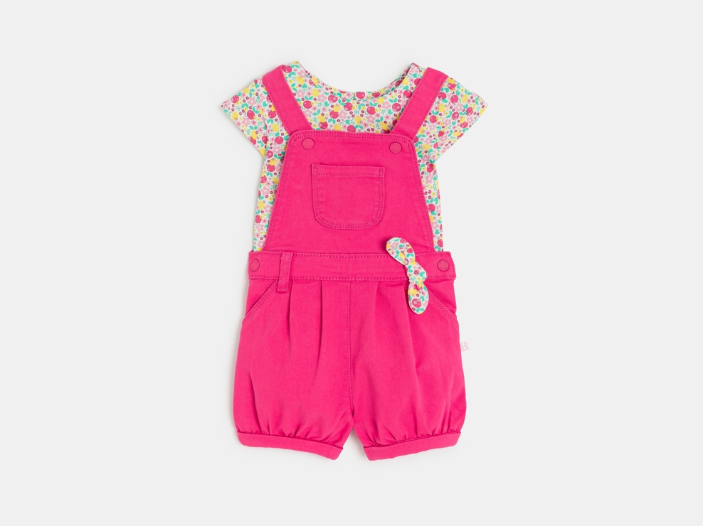 Kurze rosa Latzhose und T-Shirt Kleinkind Mädchen 2