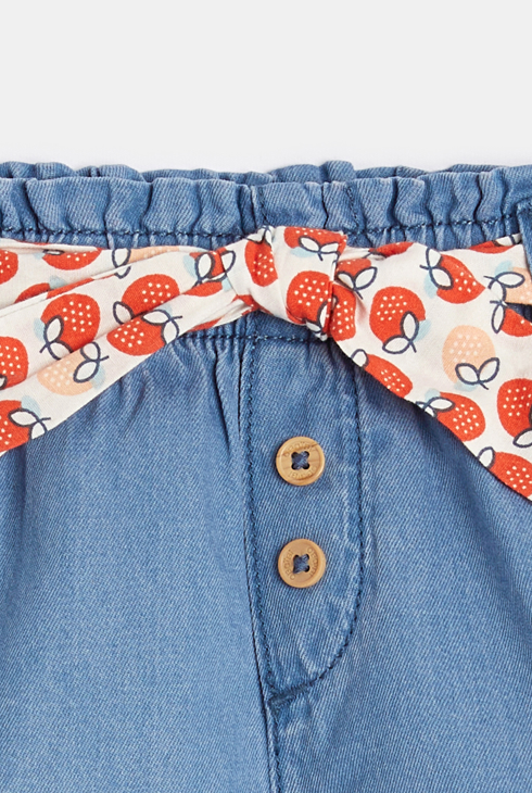 Baby girl's lightweight blue denim shorts with strawberry belt 2