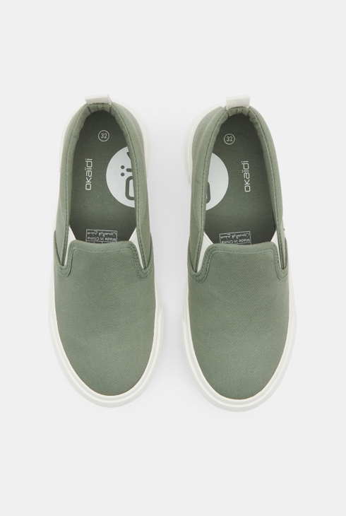 Boy's green slip-on trainers 2
