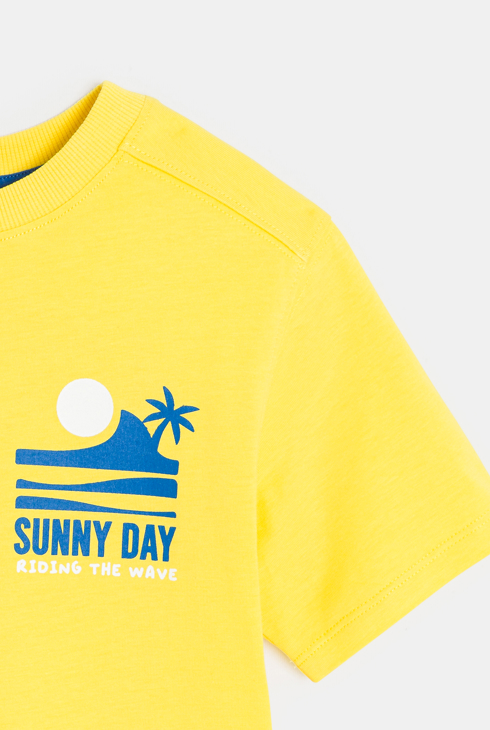 T-shirt gialla a maniche corte con scritta giallo per bambino 2
