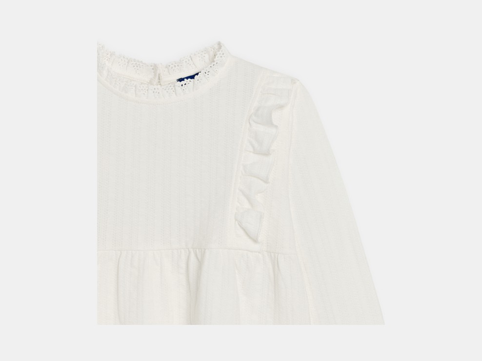 Blusa romántica con volantes blanco niña 2