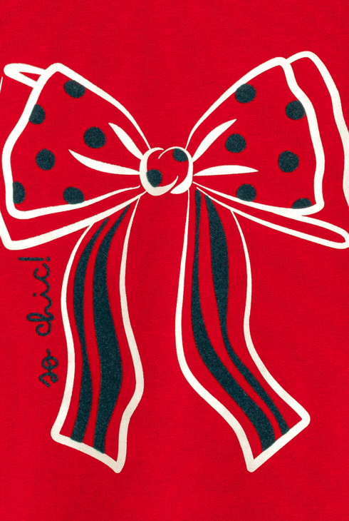 Camiseta cuello alto rojo motivo lazo niña 2