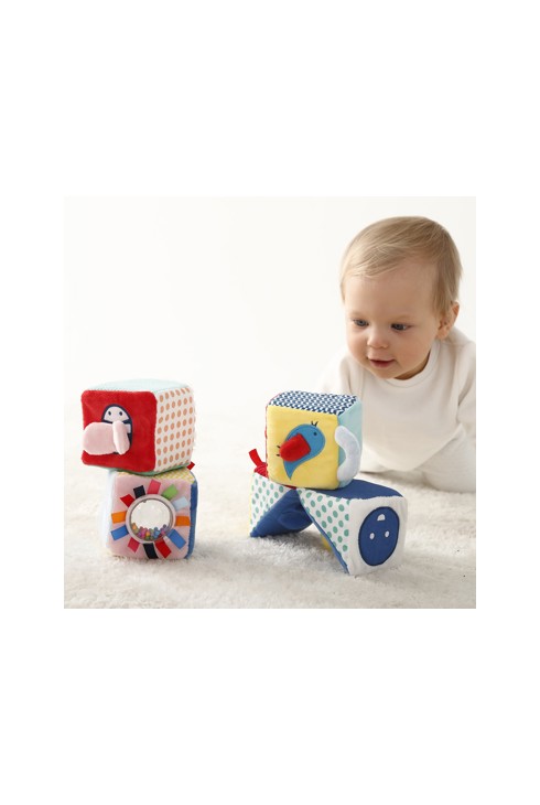 4 cubes d'éveil en tissu Oxybul 2