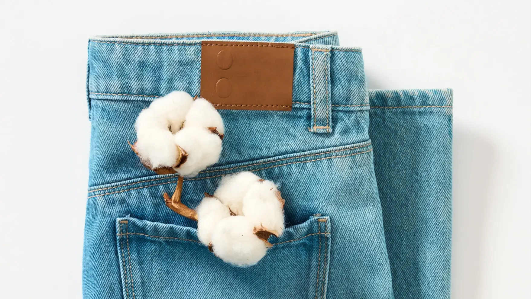 jeans avec fleur de coton dans la poche