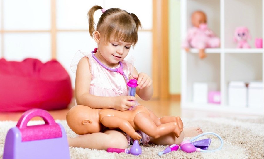 Une poupée, pour quoi faire ? Une poupée, pour quoi faire ?