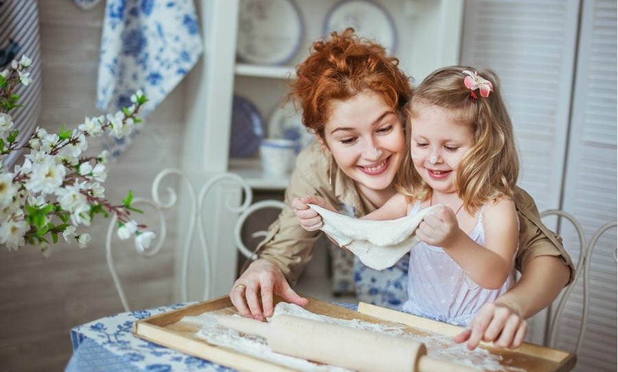 Un gâteau d'anniversaire en forme de manège