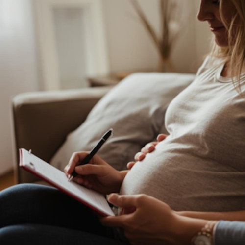 Préparez votre liste de naissance : 5 idées essentielles à partager avec vos proches !