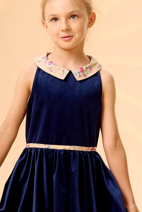 Robe qui tourne fille velours bleu marine col fleuri beige Hepburn, La Faute à Voltaire