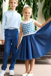 Robe qui tourne fleurie bleue dentelle blanche Hepburn, La Faute à Voltaire 3