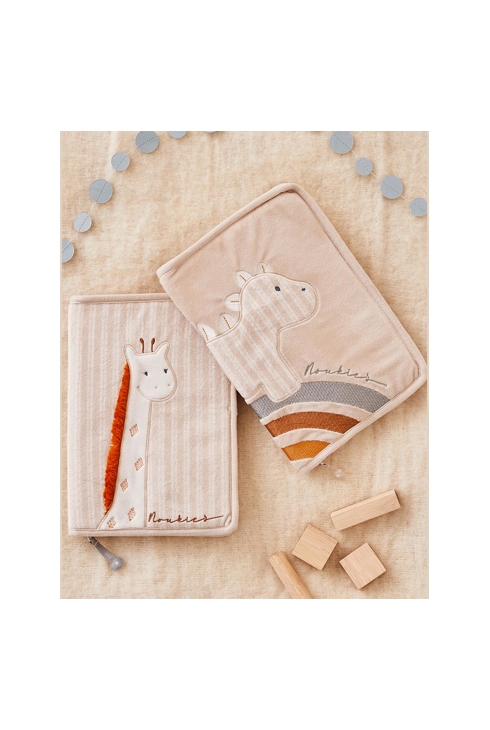 Protège carnet de santé girafe en veloudoux, Noukie's