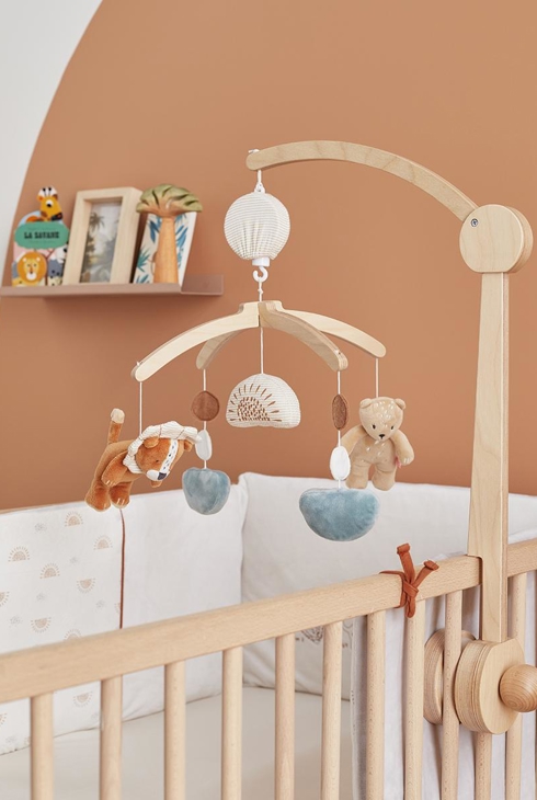 Mobile musical babou et kendi en bois, Noukie's