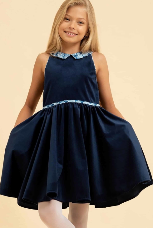 Robe qui tourne velours col fleuri Hepburn, La Faute à Voltaire