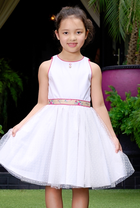 Robe cérémonie blanche fillette fleurie rose beige Hepburn, La Faute à Voltaire