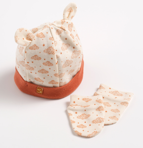 Lot bonnet et moufles bébé en coton 1