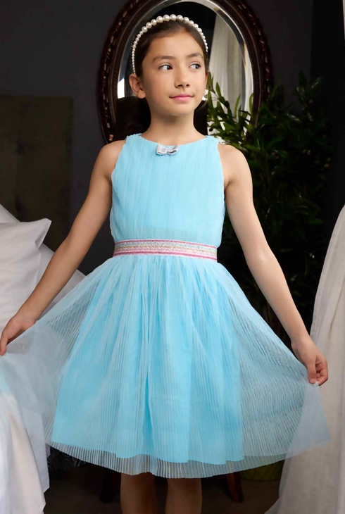 Robe demoiselle d'honneur Hepburn, La Faute à Voltaire