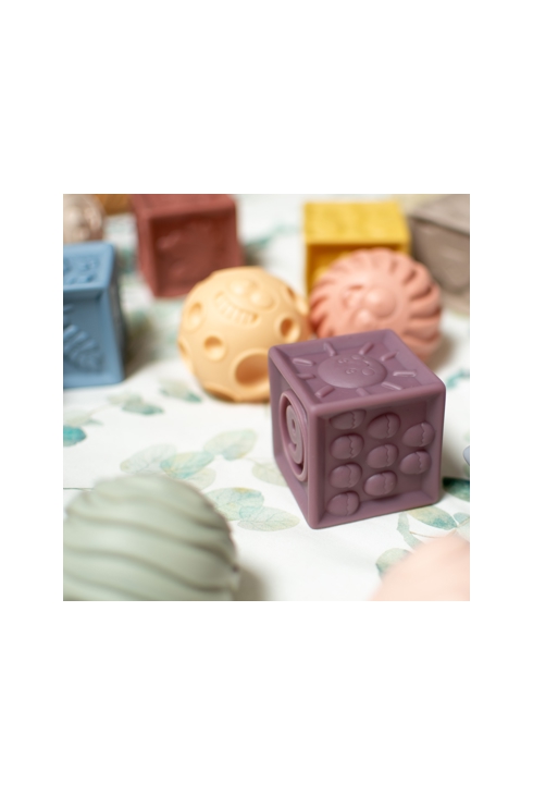 Coffret de 15 cubes et balles sensorielles en silicone, Magni