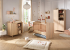 Chambre bébé complète: lit 120x60, commode à langer et armoire 1 grande porte et 1 petite porte avec niches