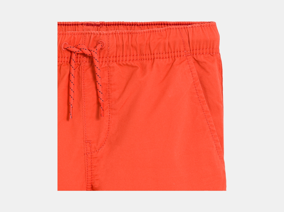 Einfarbige blaue Slim-Bermudas aus Stoff für Jungen 2