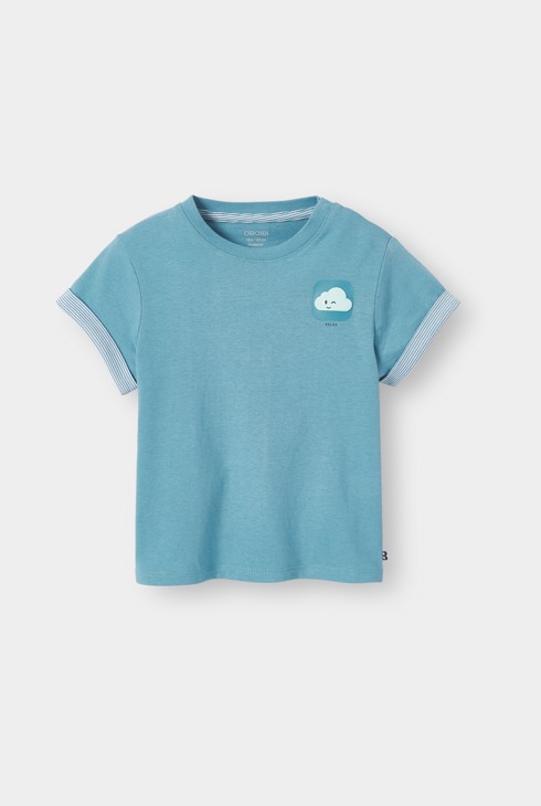 Camiseta azul con estampado de nubes para niño 1