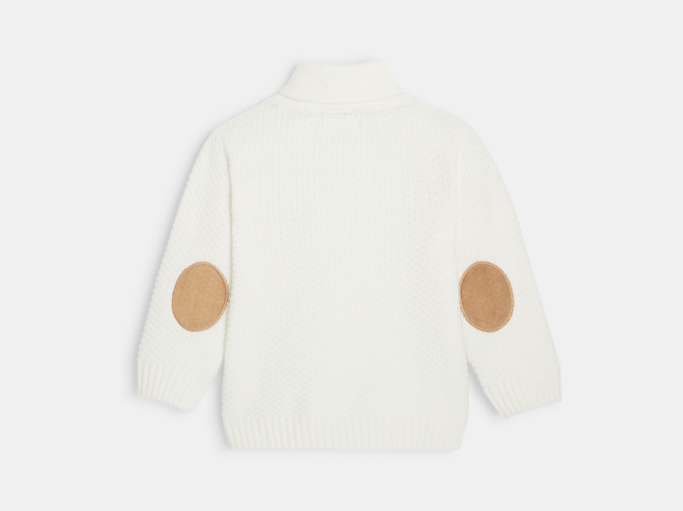 Biały sweter dla chłopca z kołnierzem szalowym, zapinany na guziki 2
