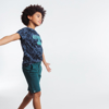 Immagine di T-shirt stampata con messaggio ricamato