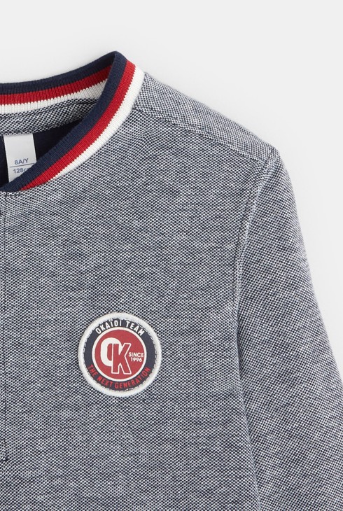 Long-sleeved t-shirt with an emblem 2