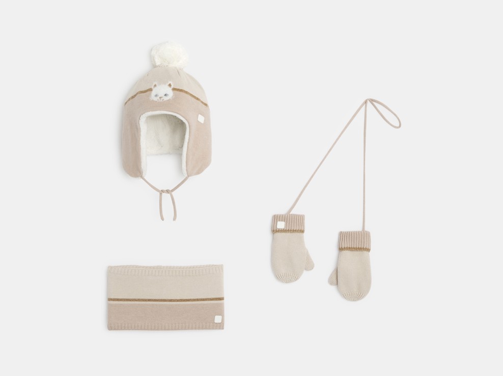 Aufeinander abgestimmtes Set aus Strickmütze + Snood + Fäustlingen in Beige mit Motiv Kleinkind Mädchen 1