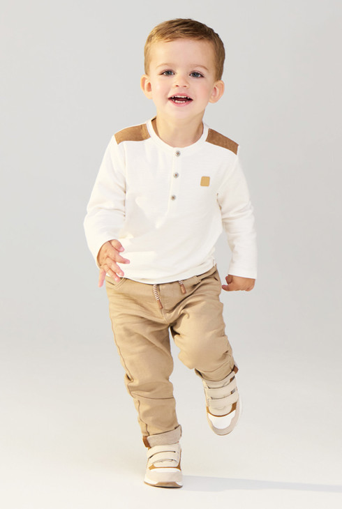 T-shirt tunisien flammé à patchs blanc bébé garçon 2