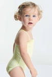 Maillot de bain une pièce fleuri bébé fille 4