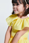 Robe à encolure volantée jaune fille 5