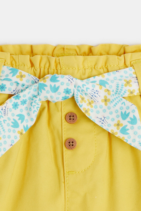 Kratke hlače iz twilla s pasom  rumena dojenček deklica 2