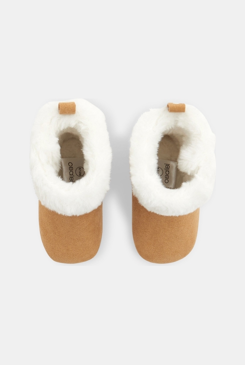 Boots fourrées beige naissance