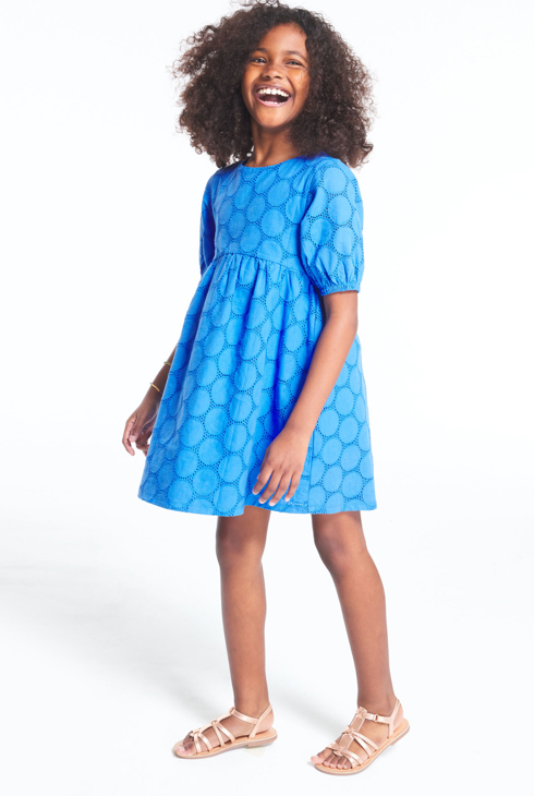 Kleid mit englischer Stickerei Blau Mädchen 1