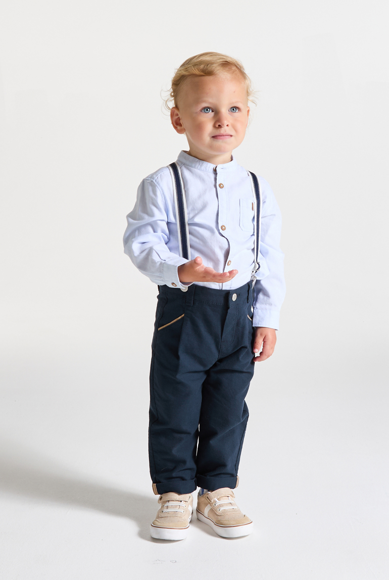 marineblaue Chinohose mit Hosenträgern Kleinkind Junge 1