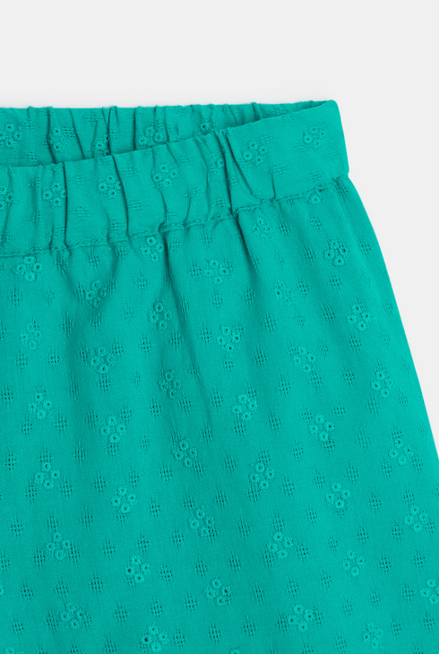 Leichte Shorts mit englischer Stickerei Grün Mädchen 2