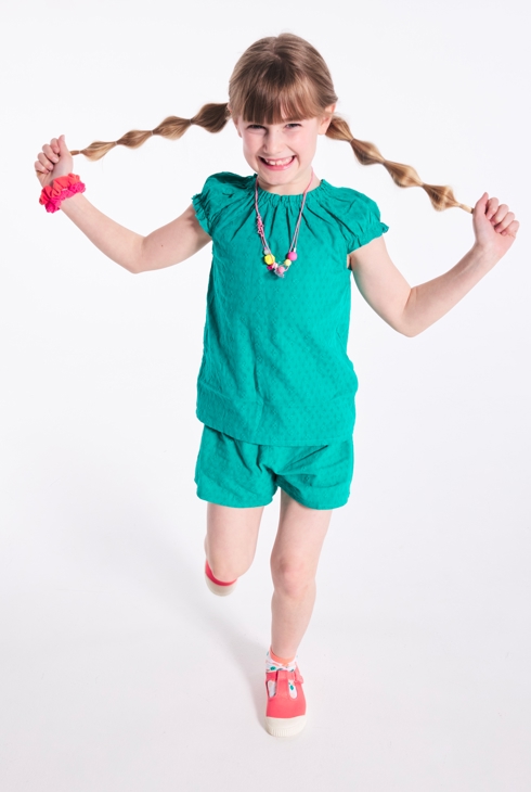 Short léger en broderie anglaise vert fille 1