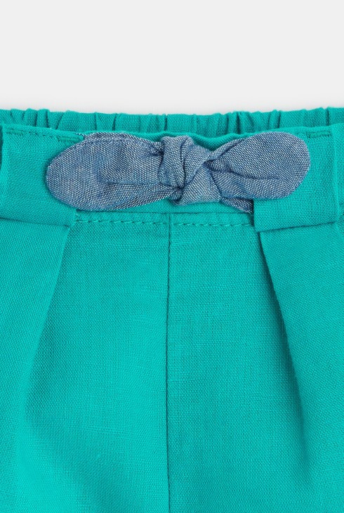 Pantalons curts de lli amb plecs verd bebè nena 2