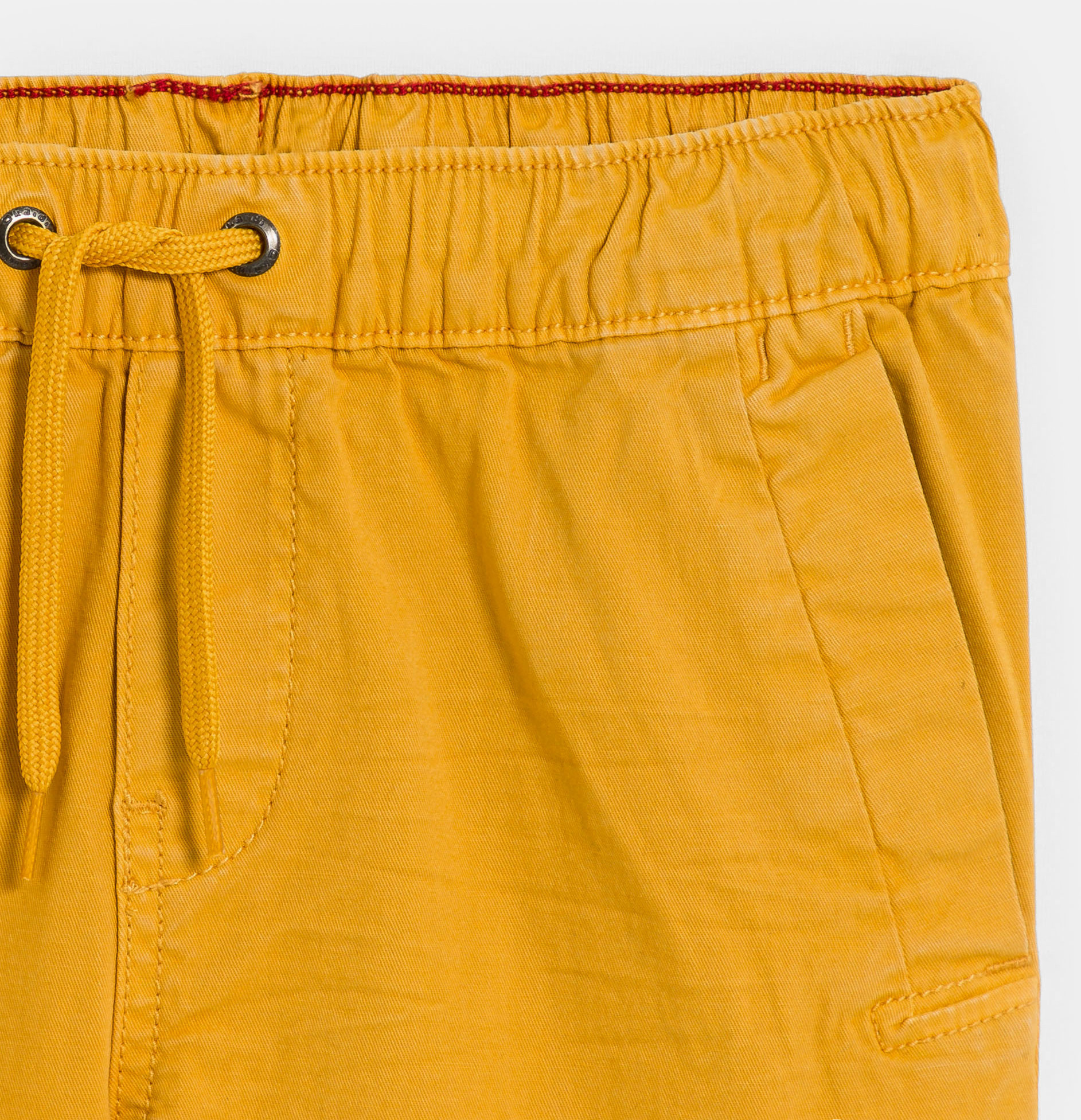 Fantovske rumene enobarvne platnene bermuda hlače 2
