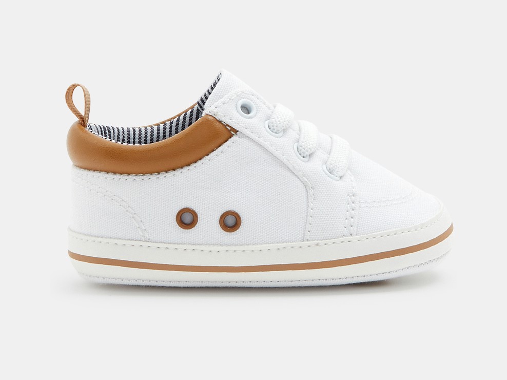 Scarpe da tennis chic in tela bianco neonati 1