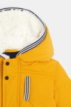 Manteau matelassé à capuche fourrée jaune bébé garçon 4