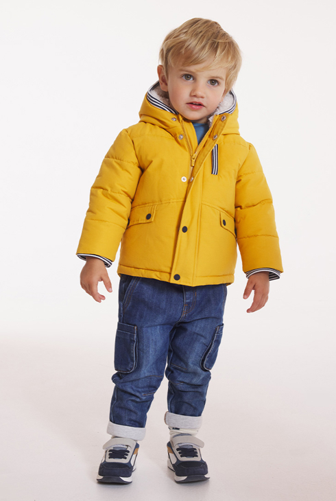 Manteau matelassé à capuche fourrée jaune bébé garçon 1