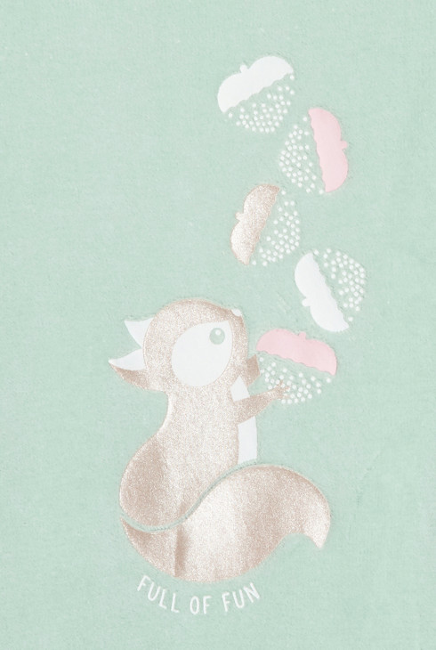 Spalni pajac iz žameta z izvezeno veverico zelena dojenček deklica 2