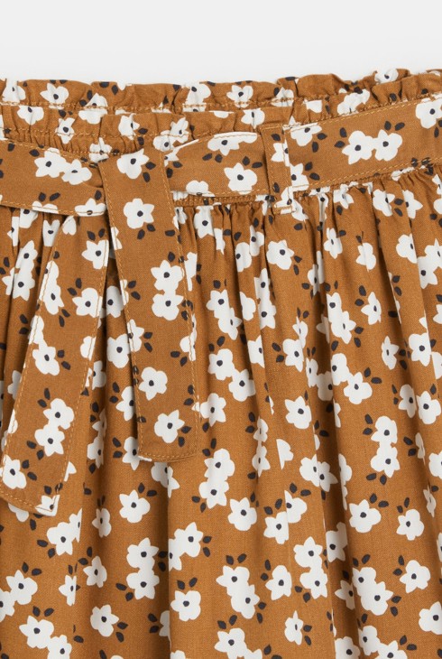 Kratko potiskano krilo rjava deklica 2