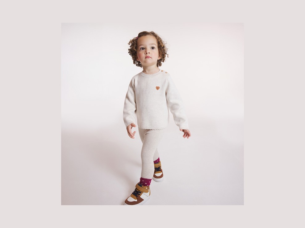 Beige gebreide trui met golvend kraagje voor babymeisjes 1