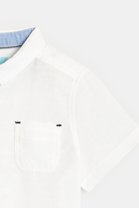 Kurzärmeliges Babyhemd aus Baumwolle und Leinen in Weiß für Jungen