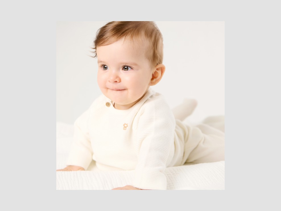 Brassière en maille tricot blanc écru naissance 1