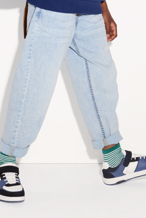 Blaue Jeans mit Ballonschnitt Jungen 2