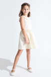 Schickes ärmelloses Kleid in Gold-Beige für Mädchen 5