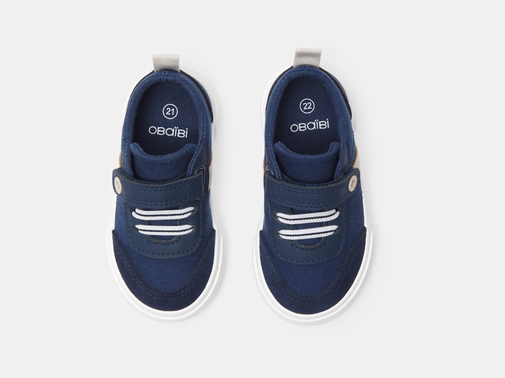 Schicke Leinenschuhe in Blau für kleine Jungen 2